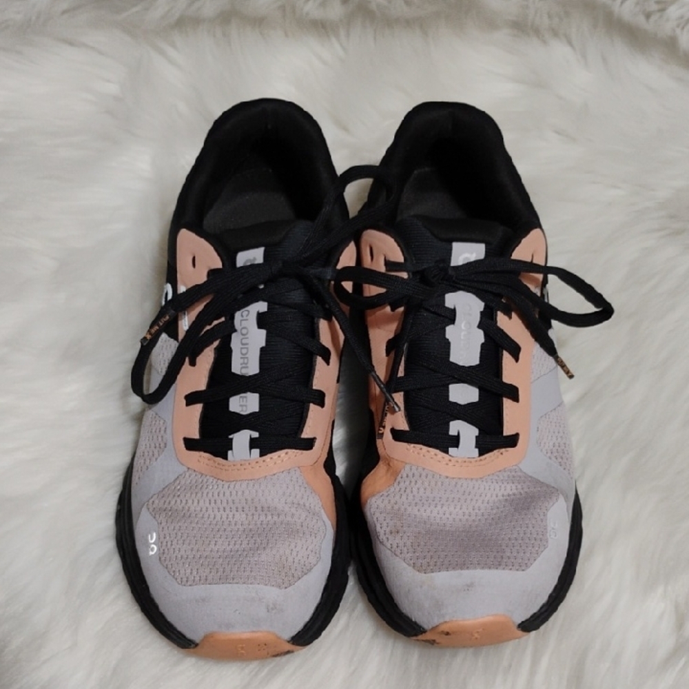 SALE! On Cloud Running Fade Black Peach Sneakers Sz.7 Gently Worn (X1) - Picture 3 of 10